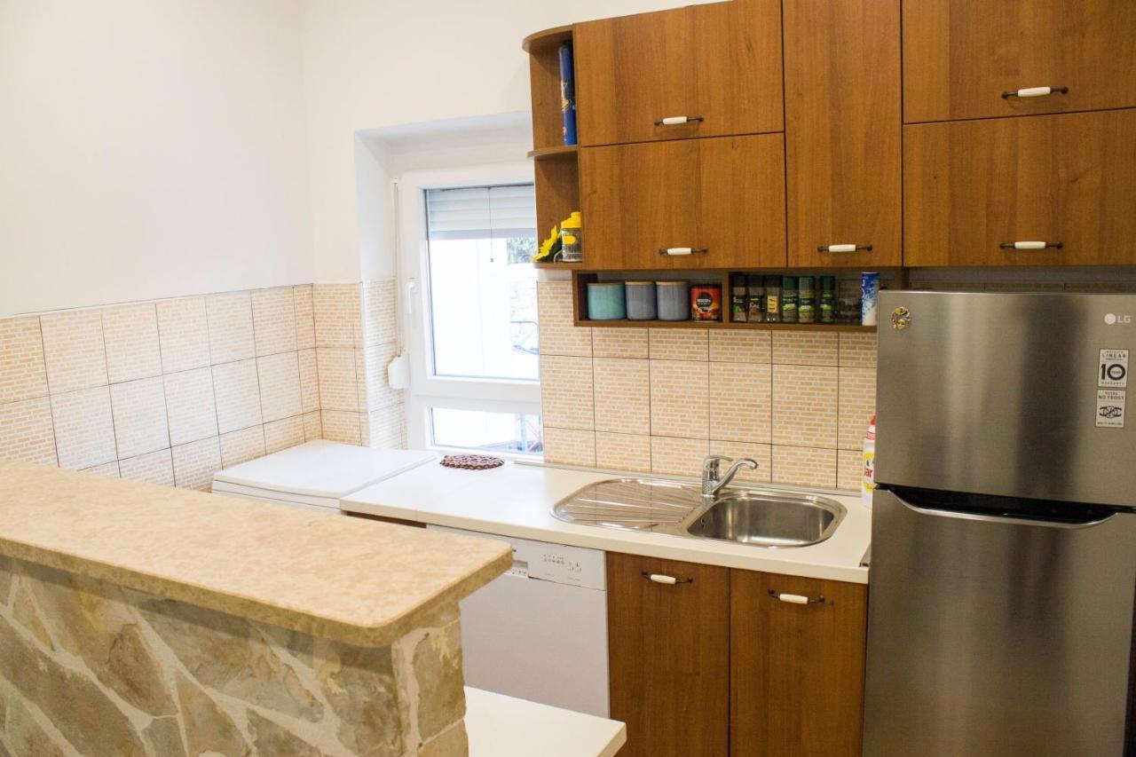 White Orchid Apartman *